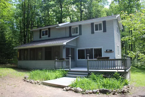 11870 Bayer Rd, Roscommon, MI 48653