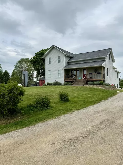 8569 State Rd, Nunica, MI 49448