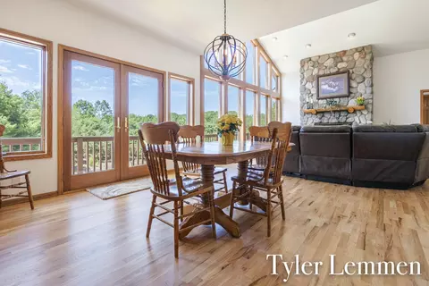 Dining - 5111 Ruby Rdg, Holland, MI 49424 photo 3 of 4