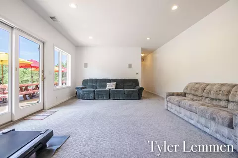 Living - 5111 Ruby Rdg, Holland, MI 49424 photo 2 of 4