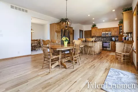 Dining - 5111 Ruby Rdg, Holland, MI 49424 photo 1 of 4