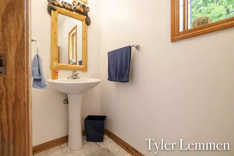 Bath - 5111 Ruby Rdg, Holland, MI 49424 photo 6 of 12