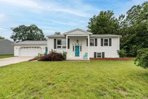 1686 Sherwood Ave, Dorr, MI 49323