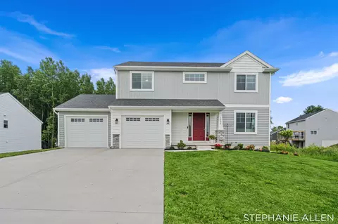 1060 Barnwood Dr, Wayland, MI 49348