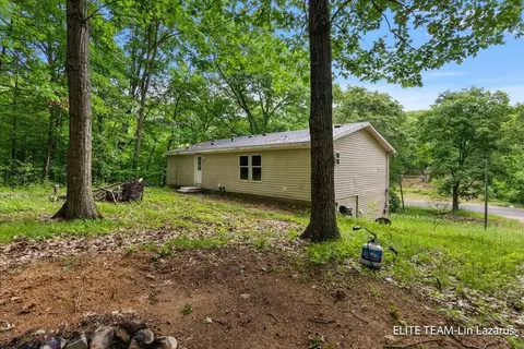 6718 Schmeid Rd, Lakeview, MI 48850
