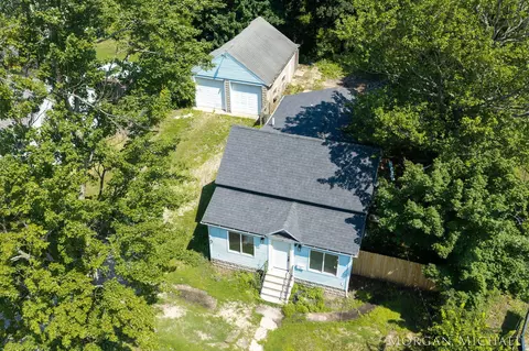 700 Oak Ave, Muskegon, MI 49442