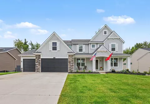 13652 Whitfield Dr, Nunica, MI 49448