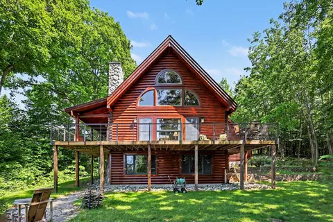 8584 W Woodridge Dr, Mears, MI 49436