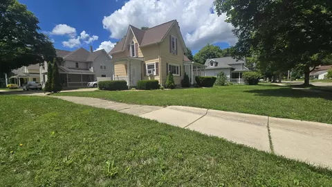 301 N Sheldon St, Charlotte, MI 48813