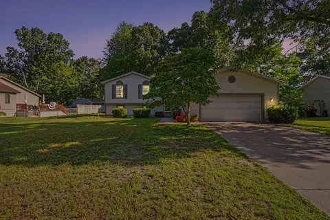 102 Eugene Ave, Norton Shores, MI 49441
