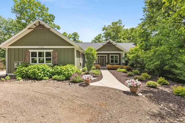 10999 Old Oak Dr, Greenville, MI 48838