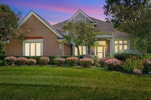 6568 Crabapple Dr, Troy, MI 48098