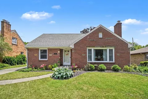 136 Westmont Dr NW, Grand Rapids, MI 49504