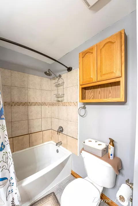 Bath - 4561 N Pine Ave, Mears, MI 49436 photo 3 of 4