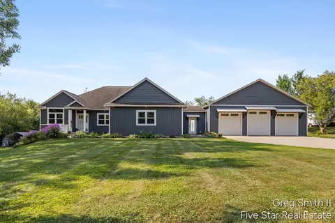 884 Stoney Hill Ct, Wayland, MI 49348