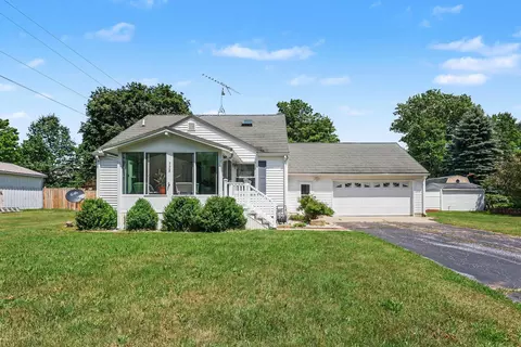 728 Ohio Ave, Fremont, MI 49412