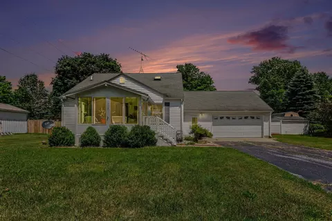 728 Ohio Ave, Fremont, MI 49412