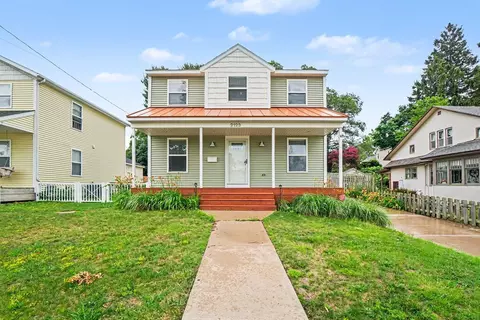 2123 Lakeshore Dr, Muskegon, MI 49441