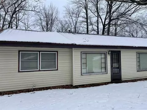 742 Lakeview St, Harrison, MI 48625