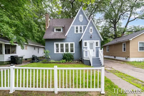 1031 Ada Ave, Muskegon, MI 49442