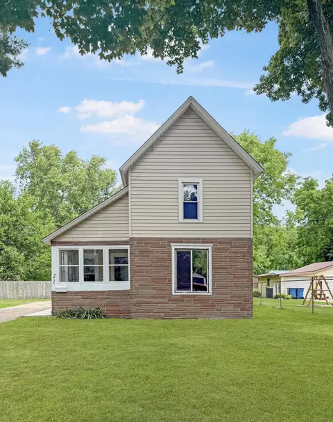 21 E Willard Ave E, Battle Creek, MI 49037
