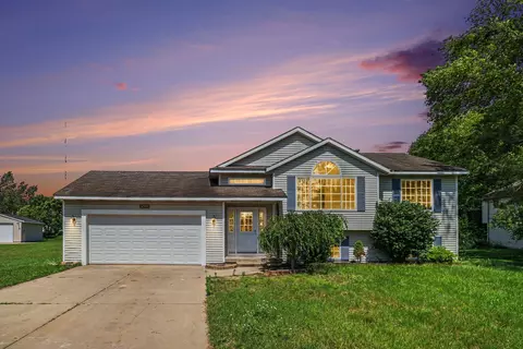 12944 Valley Dr, Wayland, MI 49348