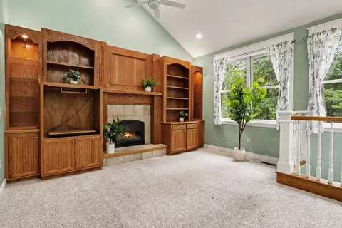 Living - 4356 E Ave, Kalamazoo, MI 49004 photo 2 of 4