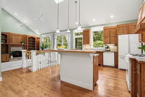 Kitchen - 4356 E Ave, Kalamazoo, MI 49004 photo 1 of 3