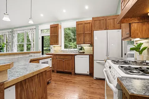 Kitchen - 4356 E Ave, Kalamazoo, MI 49004 photo 2 of 3