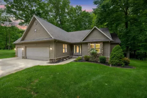 10372 Mountain View Trl, Canadian Lakes, MI 49346