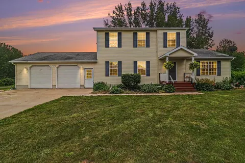 5449 W Golfside Dr, Ludington, MI 49431