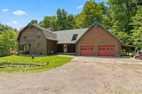 5837 Warner St, Allendale, MI 49401