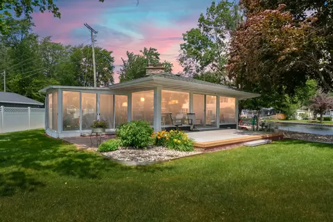 2282 Parker Dr, Wayland, MI 49348
