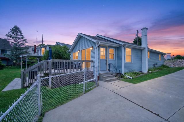 298 Ackerson Lake Dr, Jackson, MI 49201
