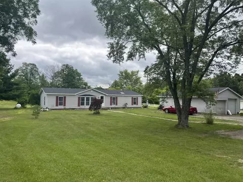1172 N Greenville Rd, Stanton, MI 48888