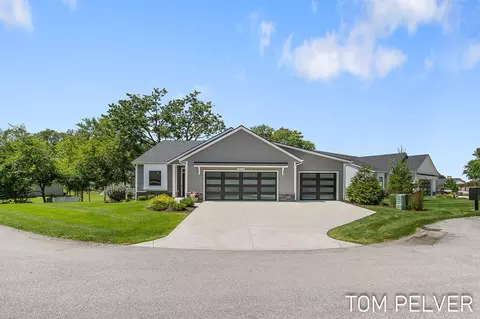 5659 Vandebunte Ct #18, Hudsonville, MI 49426