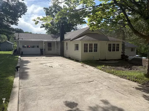 14110 Hicks Lake Dr, Evart, MI 49631