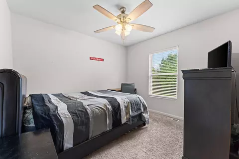 Bedroom - 16901 Aberdeen Dr, Romulus, MI 48174 photo 2 of 8