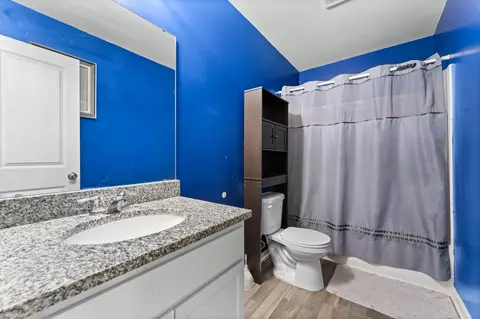 Bath - 16901 Aberdeen Dr, Romulus, MI 48174 photo 3 of 3