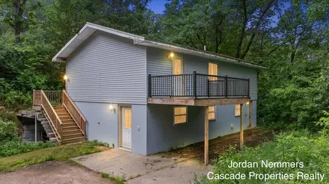 8945 Vergennes St SE, Ada, MI 49301