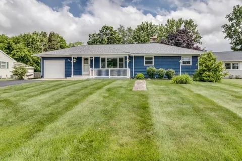 344 Lakeshore Dr, Battle Creek, MI 49015