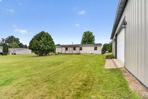 Exterior - 3663 S Lyons Rd, Lyons, MI 48851 photo 5 of 9