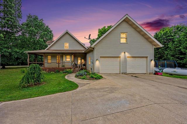 15757 Oakshore Dr, Three Rivers, MI 49093