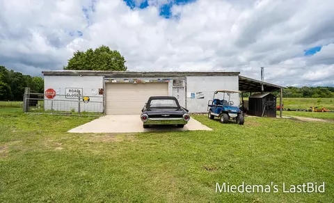 Exterior - 12915 Cassidy Rd, Bellevue, MI 49021 photo 4 of 25