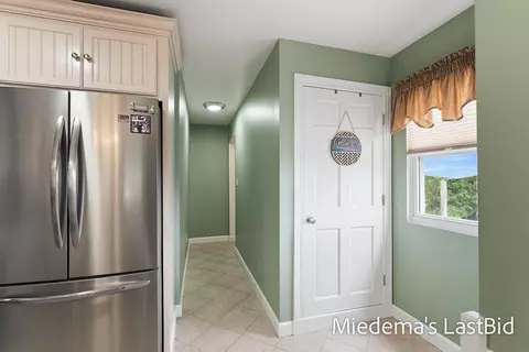 Entry Way - 12915 Cassidy Rd, Bellevue, MI 49021 photo 1 of 4