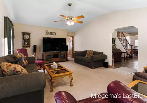 Living - 12915 Cassidy Rd, Bellevue, MI 49021 photo 1 of 5