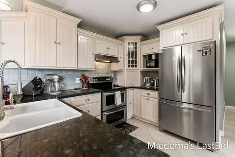 Kitchen - 12915 Cassidy Rd, Bellevue, MI 49021 photo 2 of 3