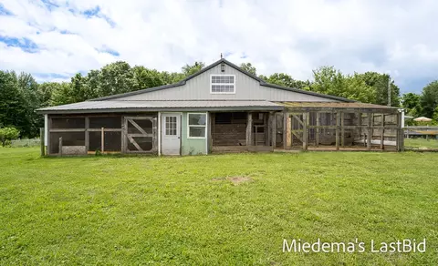 Exterior - 12915 Cassidy Rd, Bellevue, MI 49021 photo 3 of 25