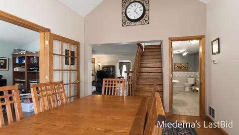 Entry Way - 12915 Cassidy Rd, Bellevue, MI 49021 photo 2 of 4