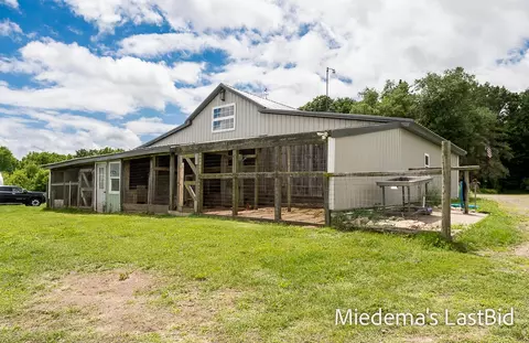 Exterior - 12915 Cassidy Rd, Bellevue, MI 49021 photo 5 of 25